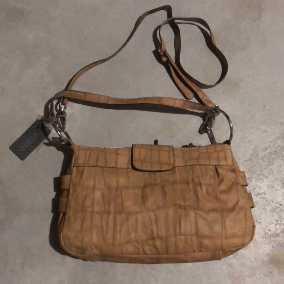 Tan Guess Purse - Picture 2 of 12